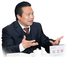 张文彬:西山教育集团董事长、西山学校总校长、福清市政协常委、福州市温州商会副会长,福建省中学生体育协会副会长、福建省武术协会常委、民建福建省委省直工委会副主任、中国民办教育家协会常务理事、中国民办教育家联谊会副会长。先后获得“中国民办教育卓越成就奖”、“全国民办教育先进工作者”、“中国十大杰出民办教育家”等诸多荣誉。