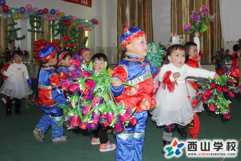 开场舞《迎新年、感恩2013》