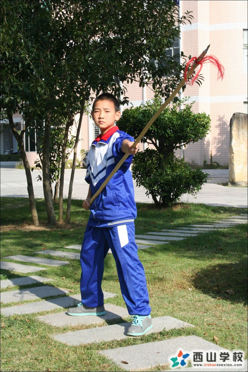 福建西山学校2014年初中部初一(2)班蔡欲毅挂历照