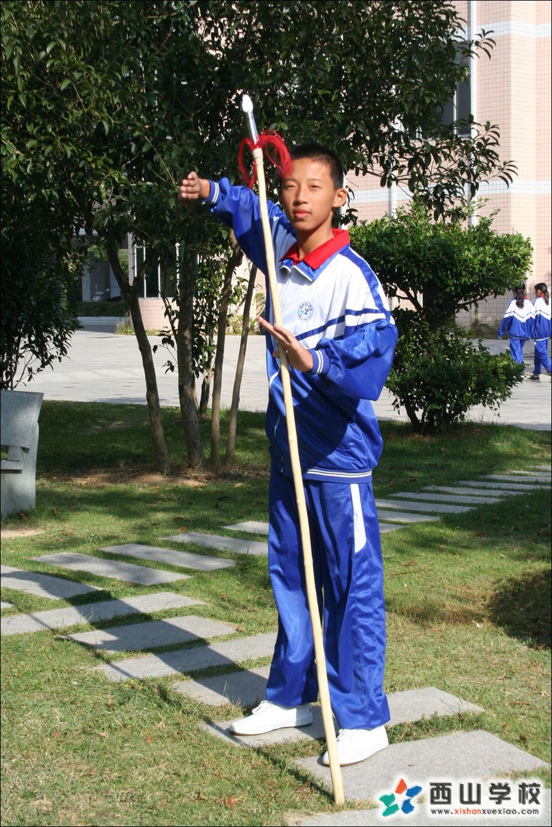 福建西山学校2014年初中部初一(2)班林梦猷挂历照