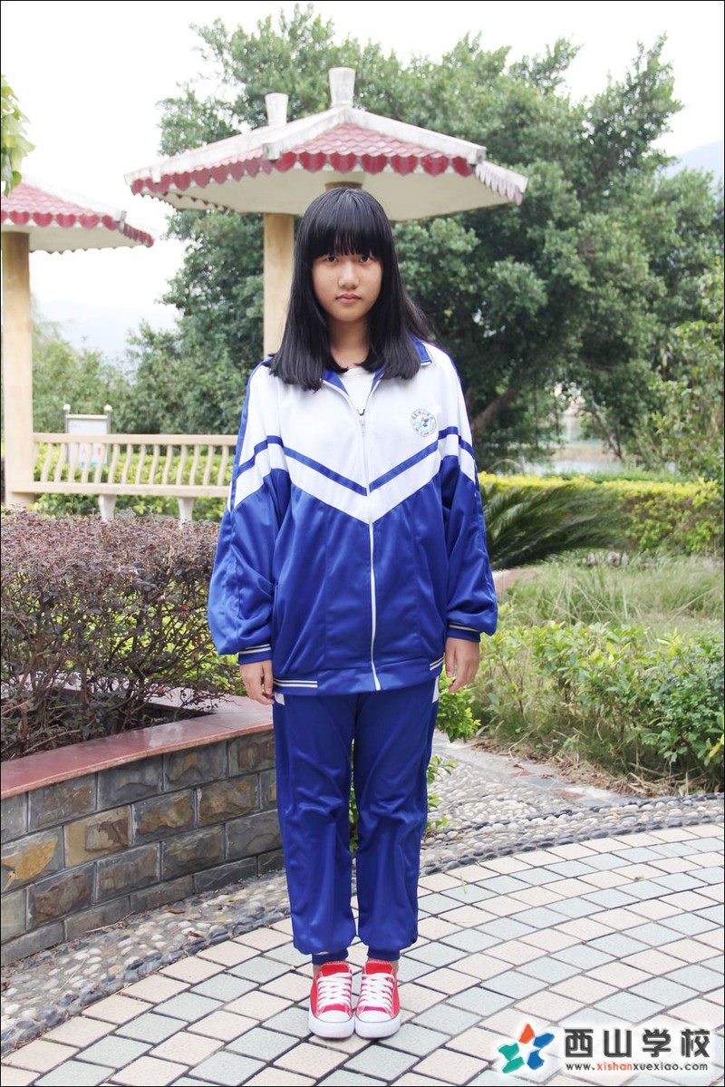 福建西山学校2014年初中部初一(4)班王凤娇挂历照