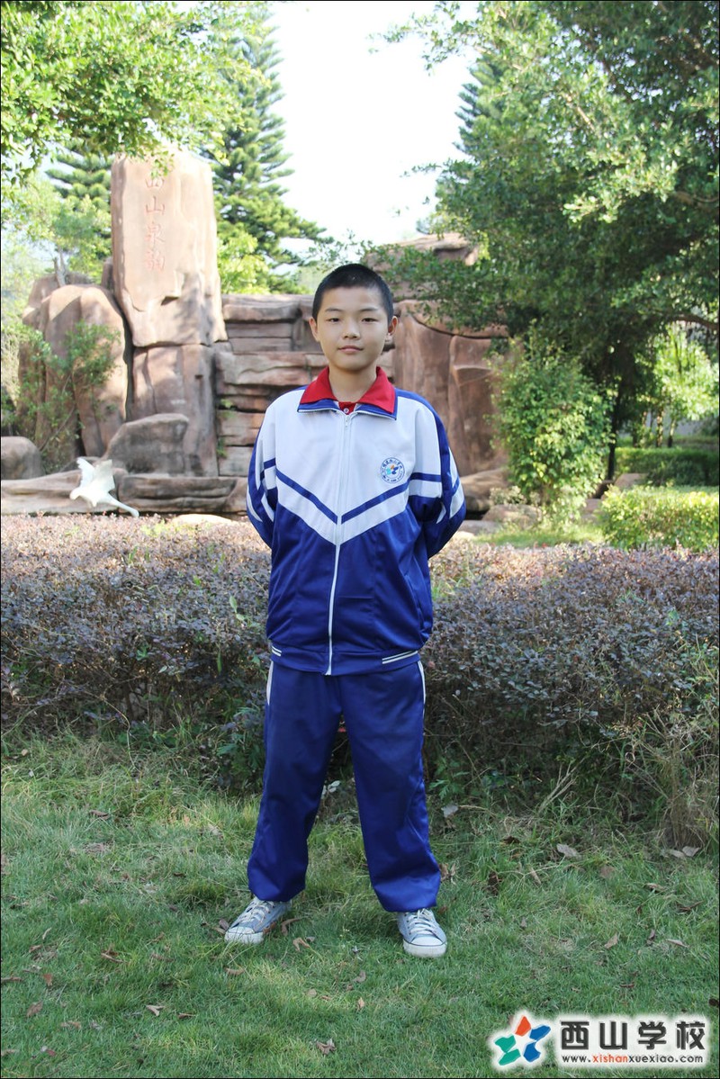 福建西山学校2014年初中部初一(5)班李鹏飞挂历照