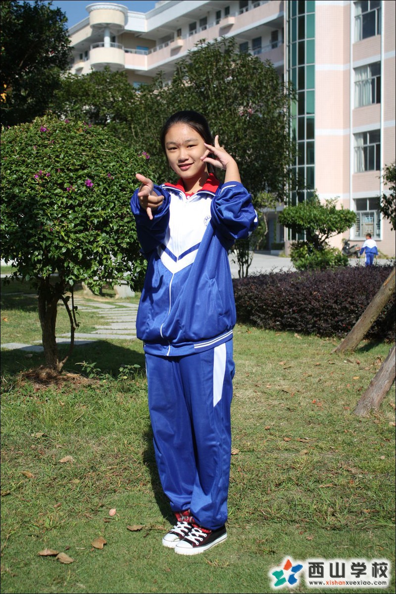 福建西山学校2014年初中部初一(5)班吴佳婧挂历照