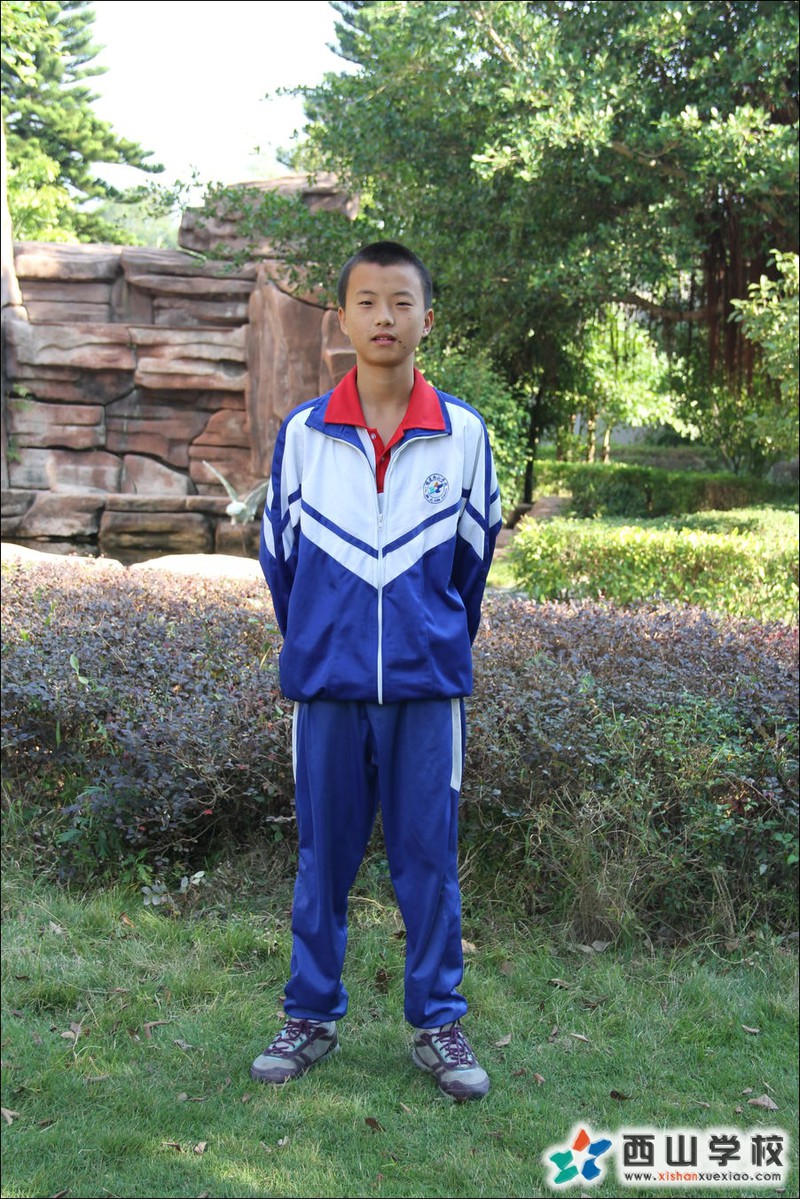 福建西山学校2014年初中部初一(5)班伍乐林挂历照