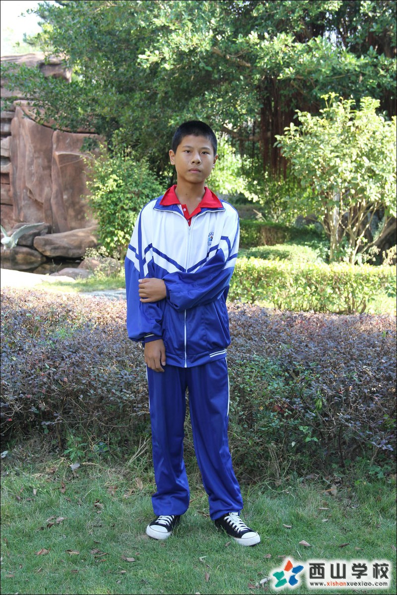福建西山学校2014年初中部初一(5)班许锦耀挂历照
