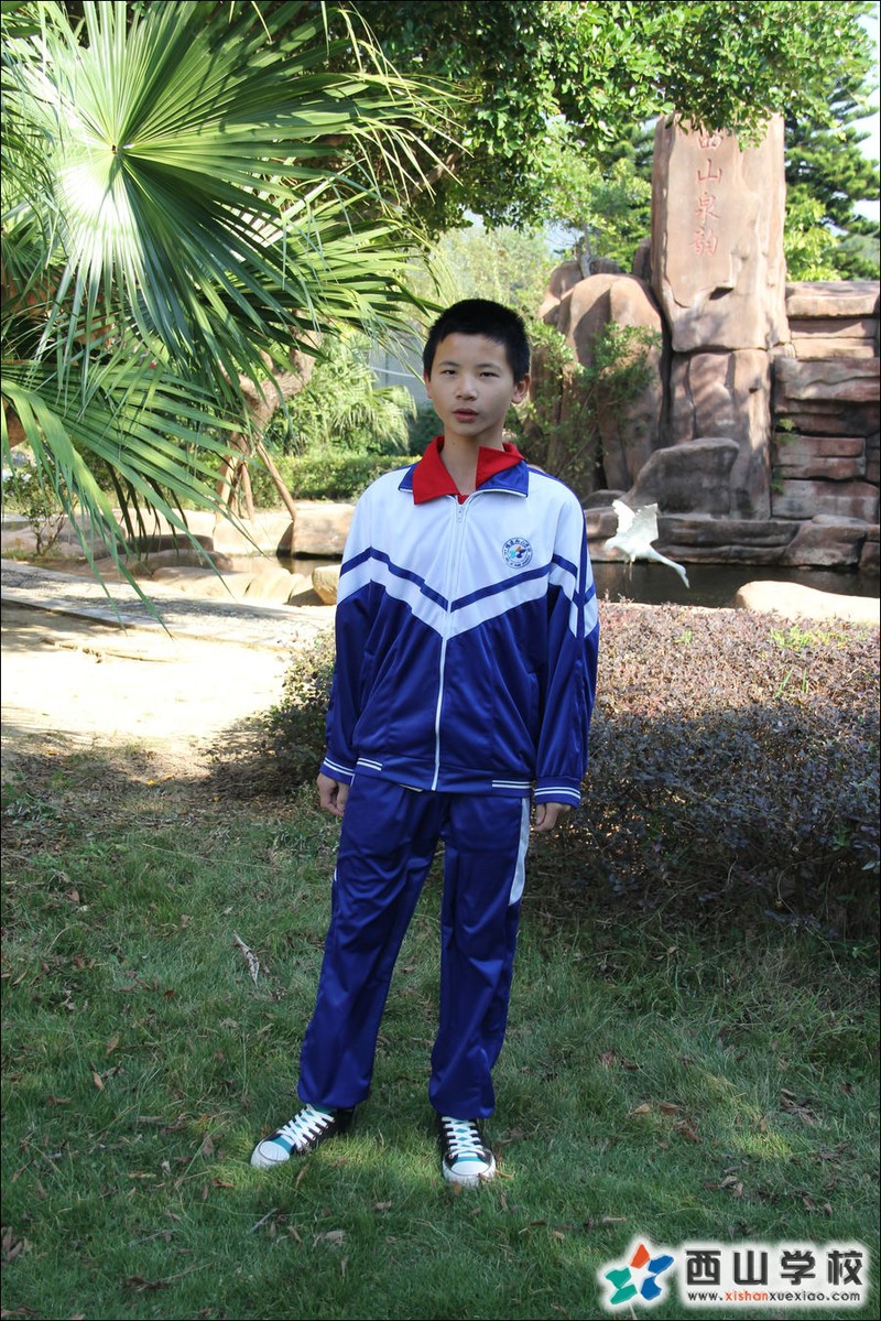 福建西山学校2014年初中部初一(6)班陈仕鹏挂历照