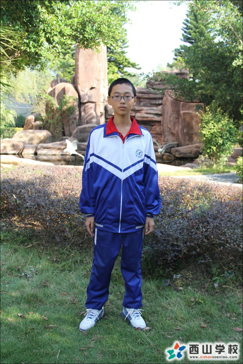 福建西山学校2014年初中部初一(6)班陈奕旻挂历照