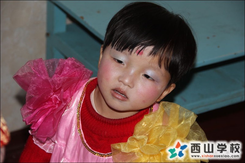 福建西山学校2014年元旦演出小演员 幼儿园小班林茜文1萌照
