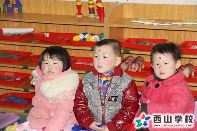 福建西山学校2014年元旦演出小演员 幼儿园小班吴瀛.余圣轩.黄瑗琪萌照