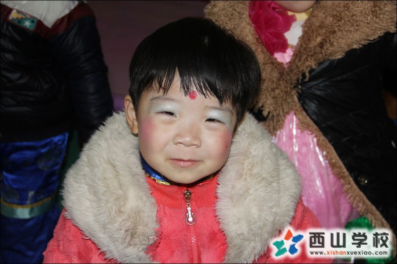 福建西山学校2014年元旦演出小演员 幼儿园小班吴悦萌照幼儿园小班吴悦萌照