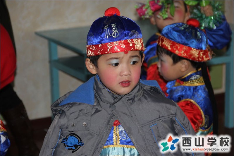 福建西山学校2014年元旦演出小演员 幼儿园小班郑涵少萌照
