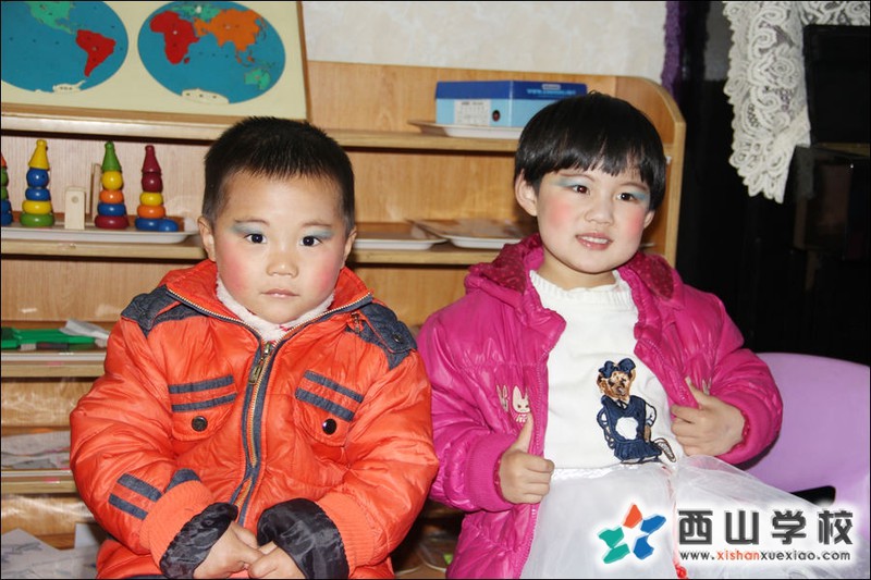 福建西山学校2014年元旦演出小演员 幼儿园中二班陈银煌,李昊彤萌照