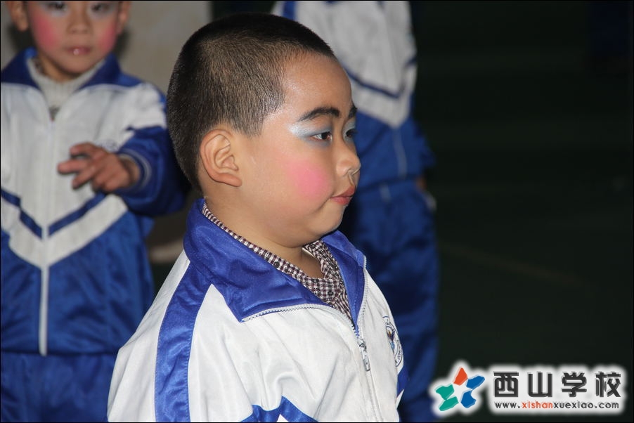 福建西山学校2014年元旦演出小演员 幼儿园大三班罗安知萌照