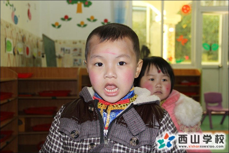 福建西山学校2014年元旦演出小演员 幼儿园小班郭庆萌照