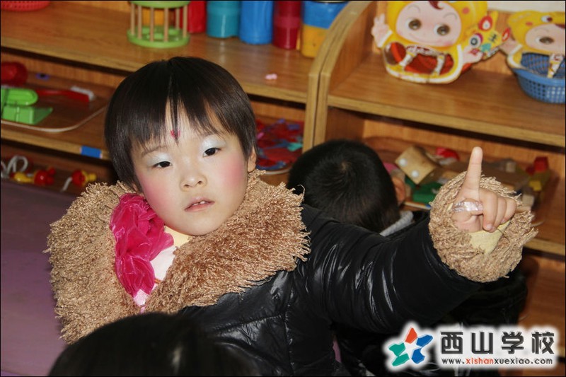 福建西山学校2014年元旦演出小演员 幼儿园小班胡雨珂萌照