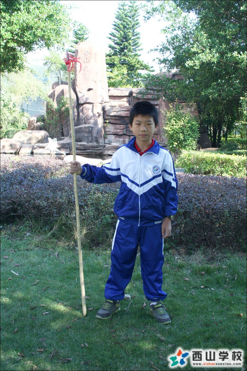福建西山学校2014年初中部初一(7)班李荃洲挂历照