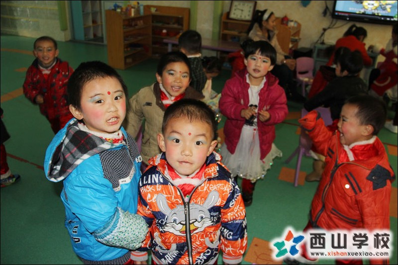 福建西山学校2014年元旦演出小演员 幼儿园中二班周楷淇,王子骞,李昊彤,樊岳铭 1萌照