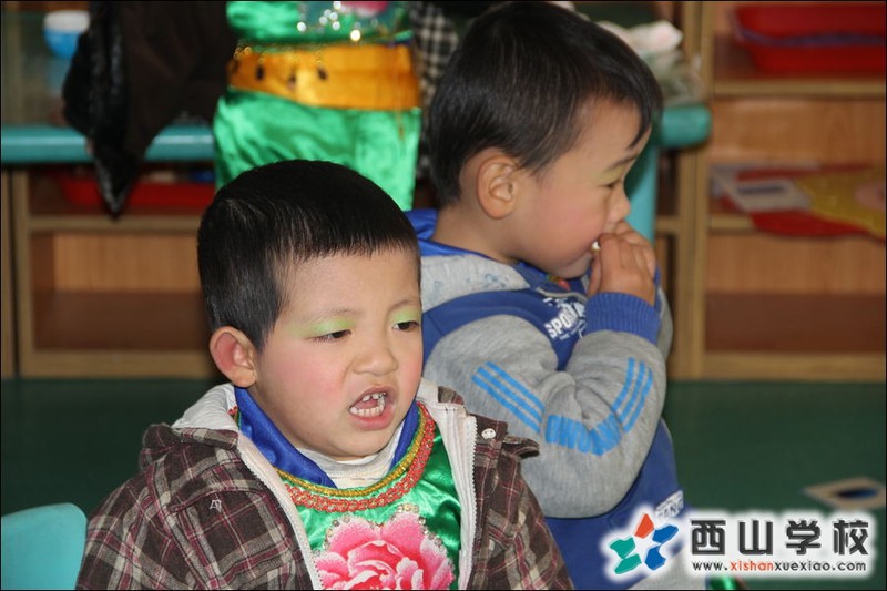 福建西山学校2014年元旦演出小演员 幼儿园中一班何昱栋萌照