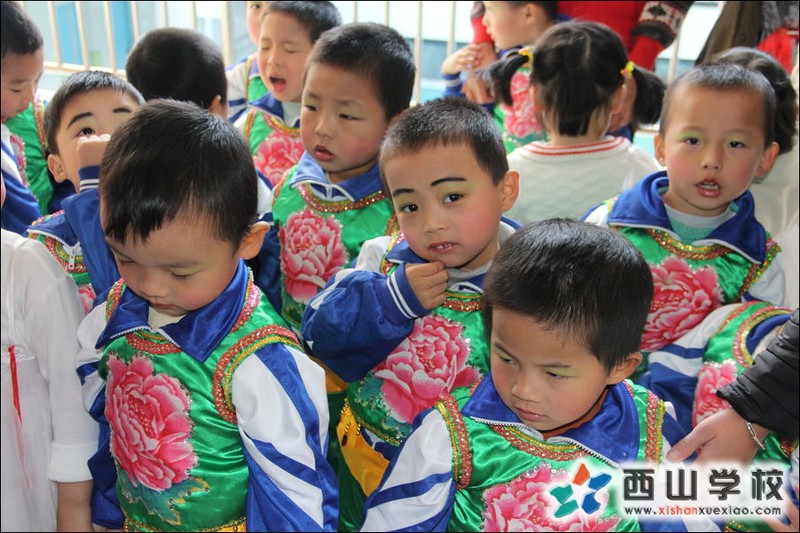 福建西山学校2014年元旦演出小演员 幼儿园中一班李俊铭、刘成凯、邱尚可、陈焕滨、戴宇凯萌照