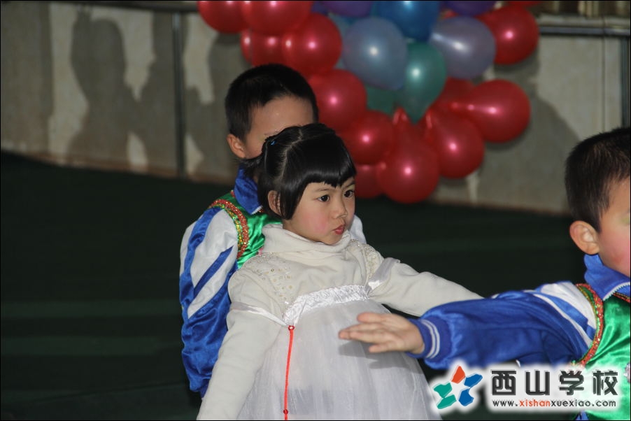 福建西山学校2014年元旦演出小演员 幼儿园中一班林凯祎2萌照