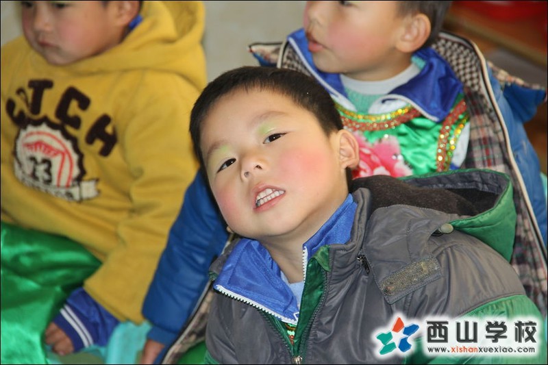 福建西山学校2014年元旦演出小演员 幼儿园中一班吕典萌照