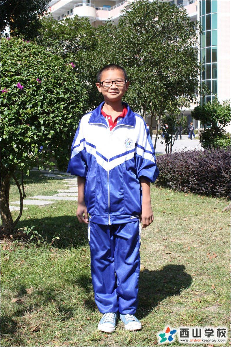 福建西山学校2014年初中部初一(14)班江英明挂历照