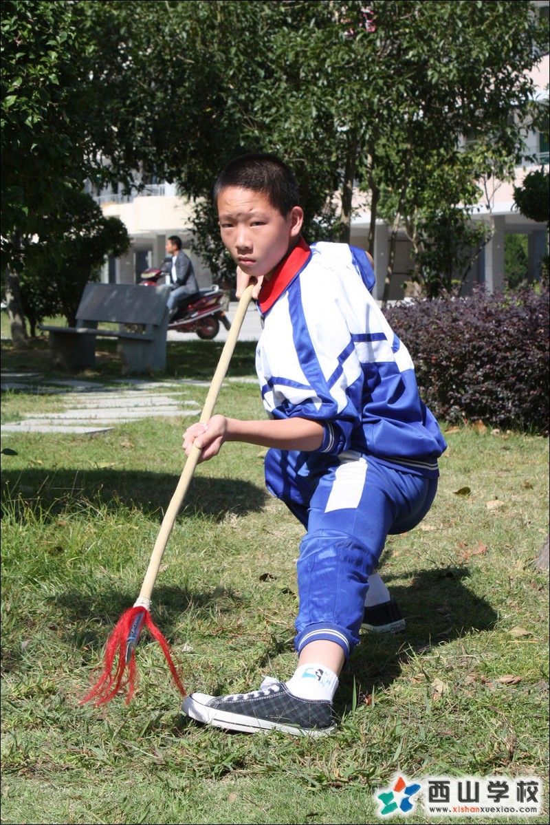 福建西山学校2014年初中部初一(14)班赵佰年挂历照