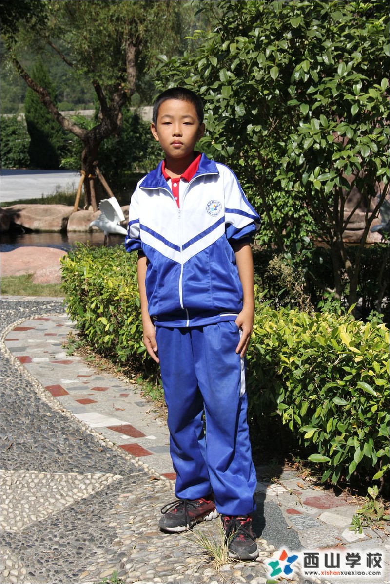 福建西山学校2014年初中部初一(15)班李家兴挂历照