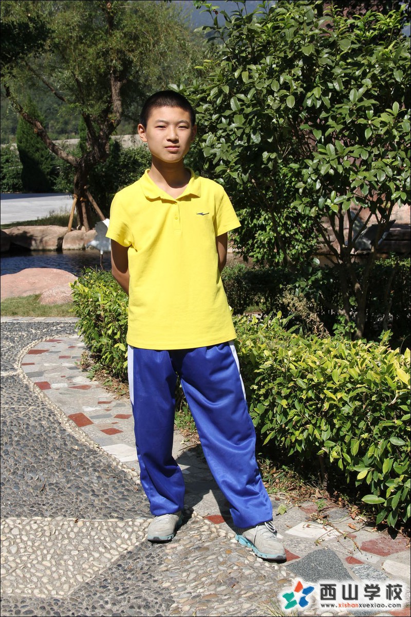 福建西山学校2014年初中部初一(15)班涂建宇挂历照