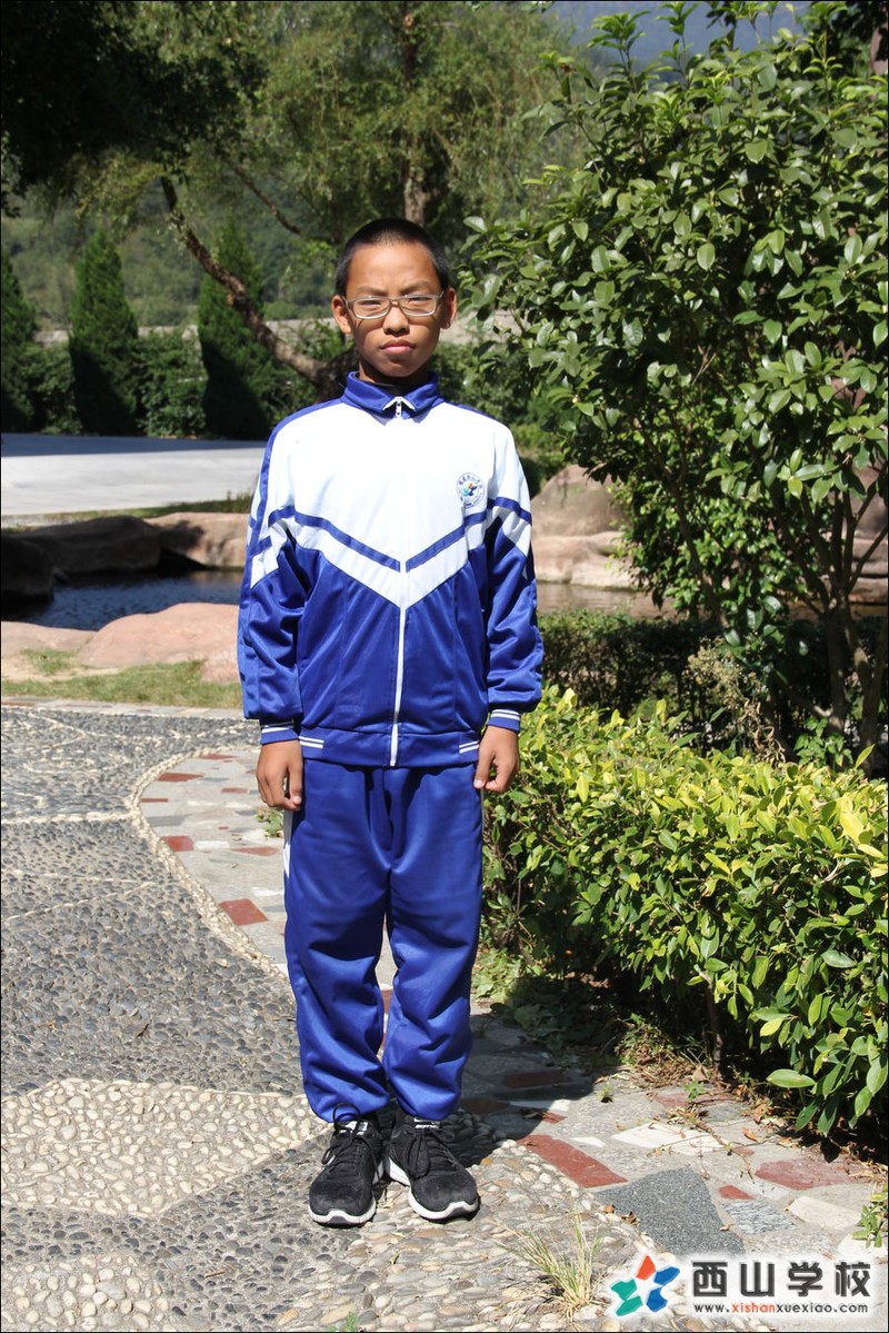 福建西山学校2014年初中部初一(15)班郑文瑞挂历照