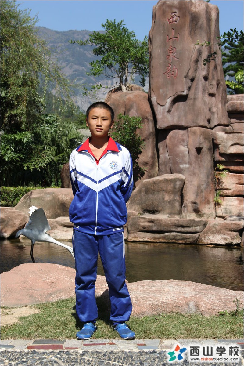 福建西山学校2014年初中部初一(16)班蔡宝森挂历照