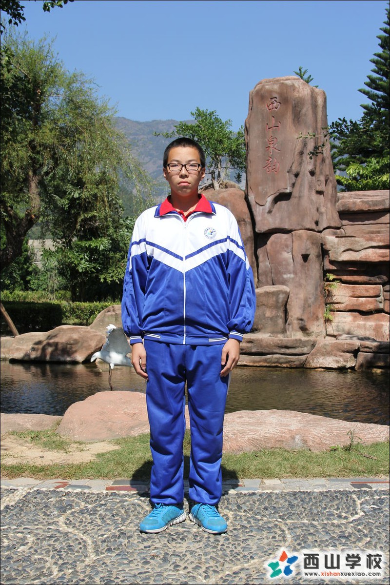 福建西山学校2014年初中部初一(16)班陈繁挂历照