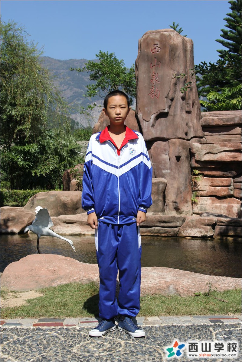 福建西山学校2014年初中部初一(16)班林俊杰挂历照