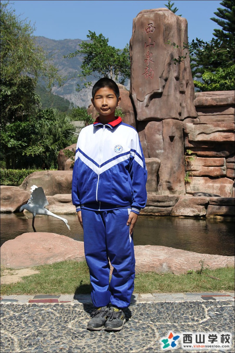 福建西山学校2014年初中部初一(16)班夏涛挂历照