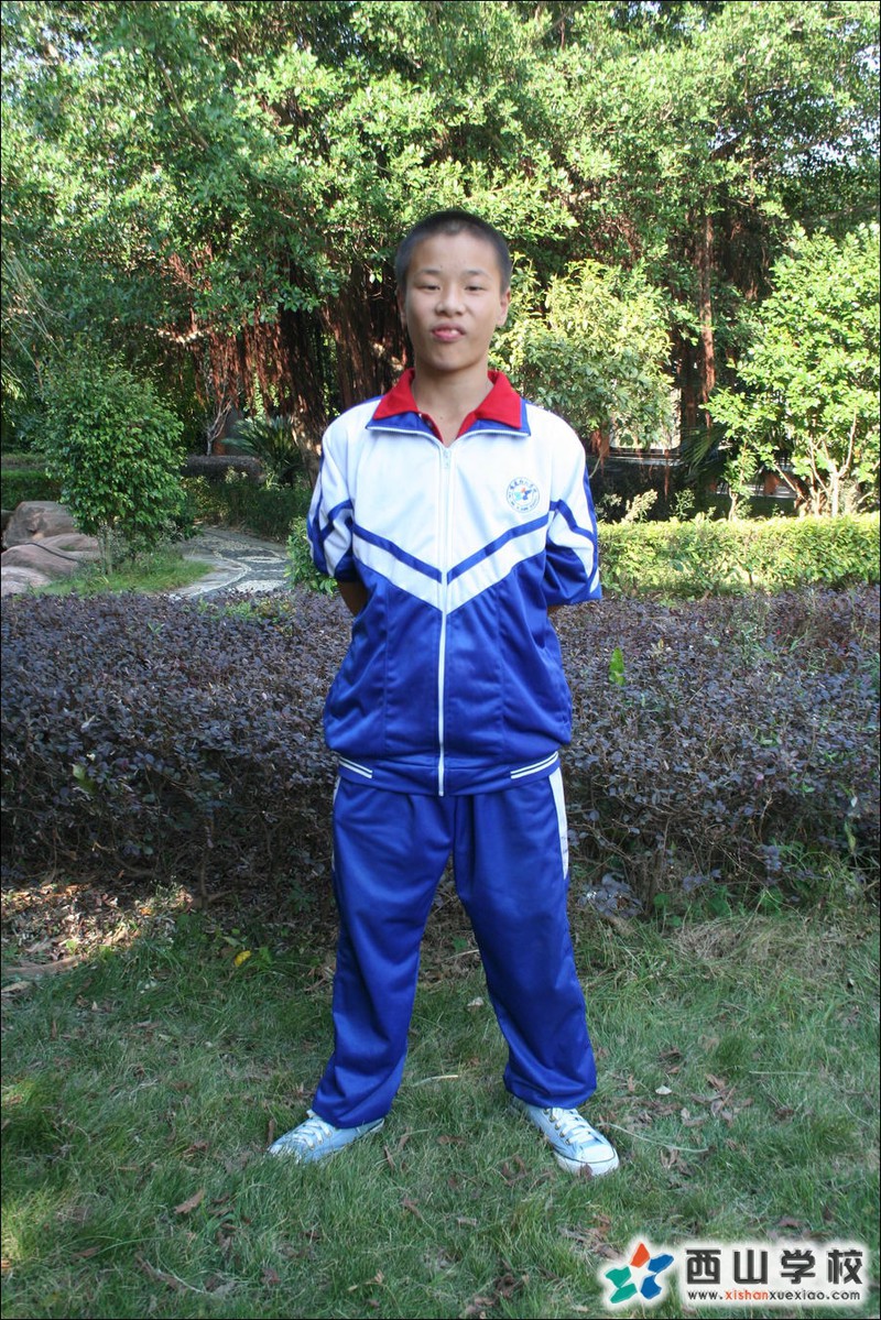 福建西山学校2014年初中部初一(17)班范代明挂历照
