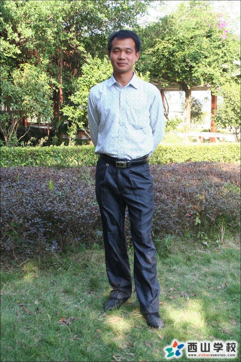 福建西山学校2014年初中部初一(17)班冯启辉挂历照