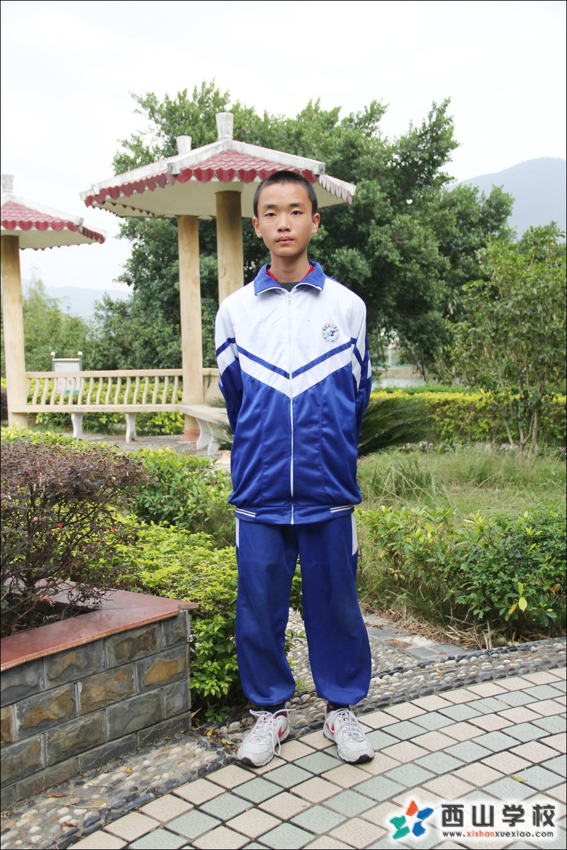福建西山学校2014年初中部初一(18)班陈子贤挂历照