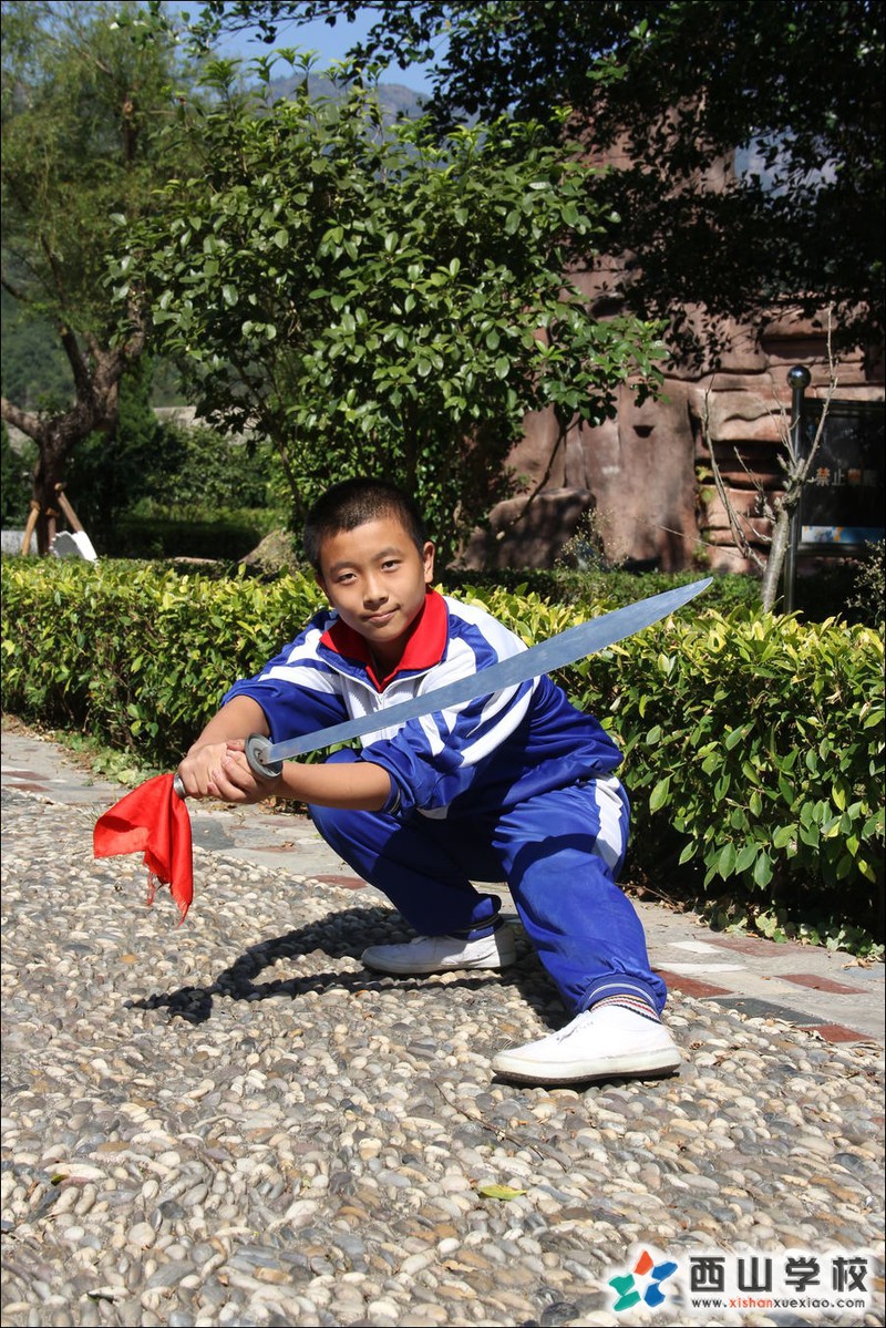 福建西山学校2014年初中部初一(13)班刘兵刚挂历照