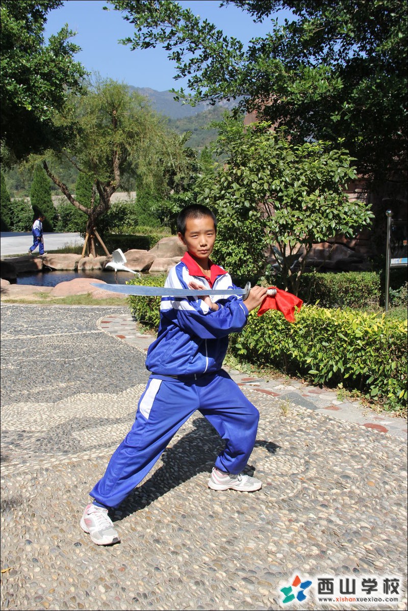 福建西山学校2014年初中部初一(13)班曾伟健挂历照