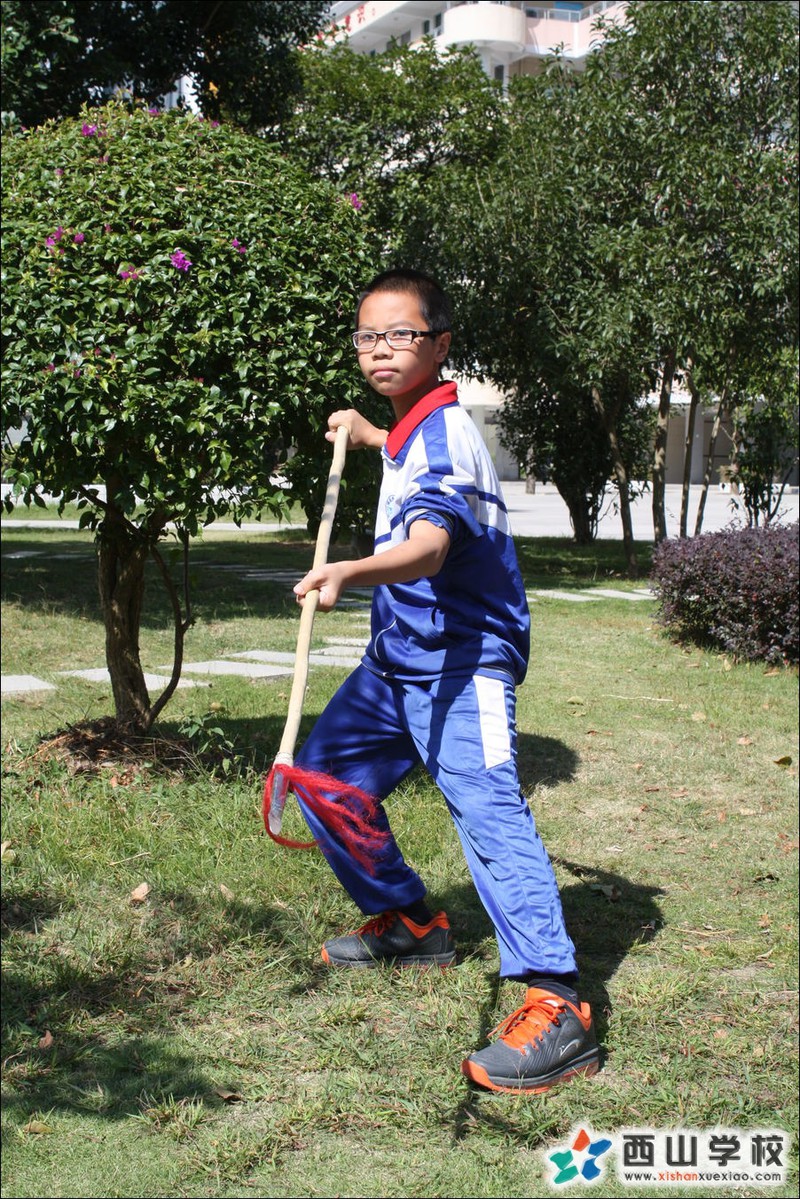 福建西山学校2014年初中部初一(14)班陈磊磊挂历照