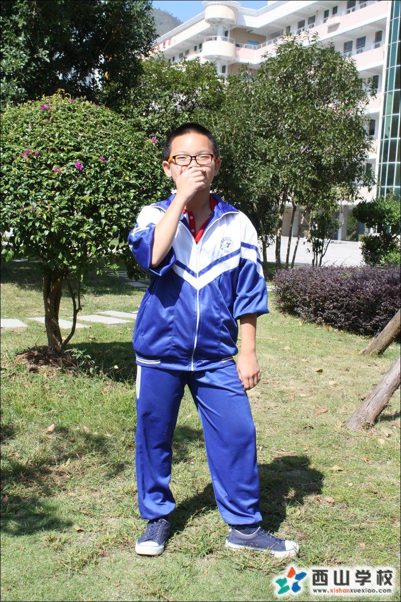 福建西山学校2014年初中部初一(14)班陈明晖挂历照