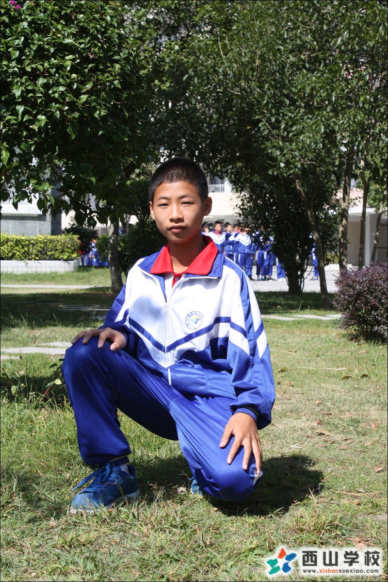 福建西山学校2014年初中部初一(14)班徐英杰挂历照