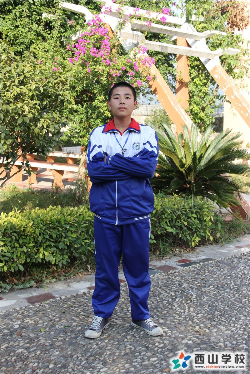 福建西山学校2014年初中部初一(18)班林天星挂历照