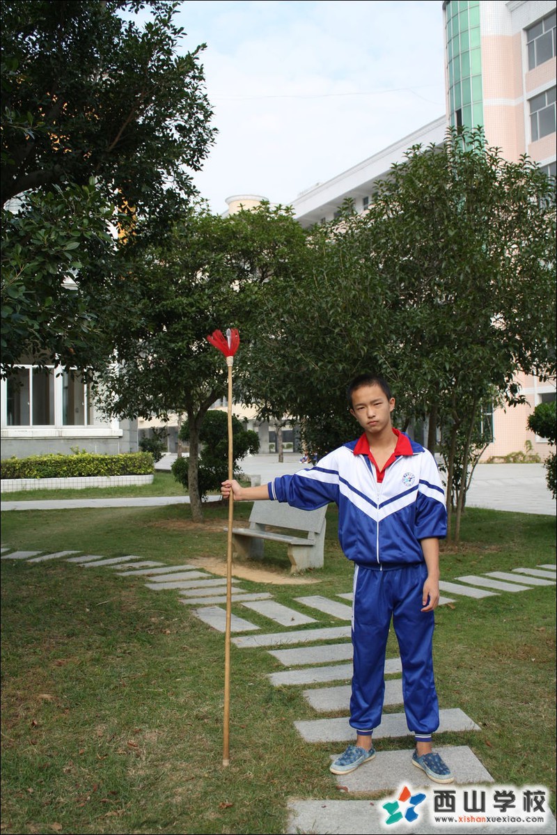 福建西山学校2014年初中部初二(6)班张周挂历照