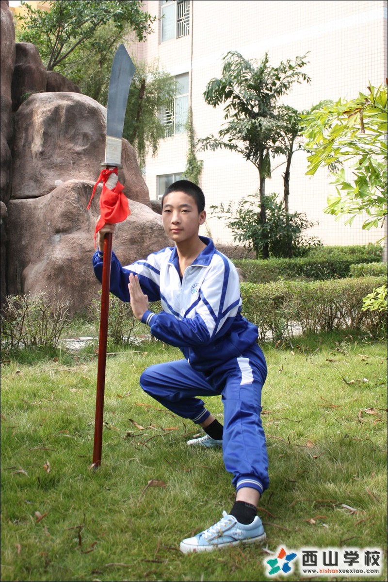 福建西山学校2014年初中部初二(8)班胡邦豪挂历照
