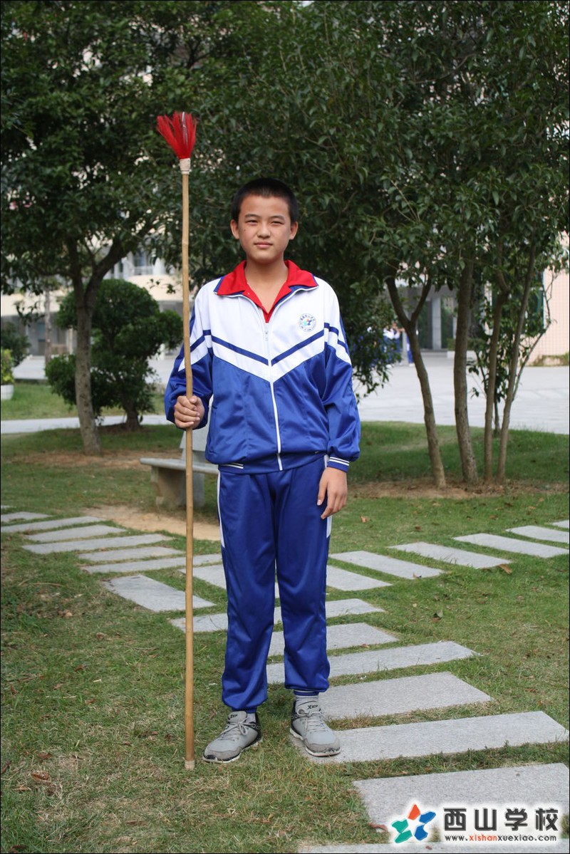 福建西山学校2014年初中部初二(6)班黄家林挂历照