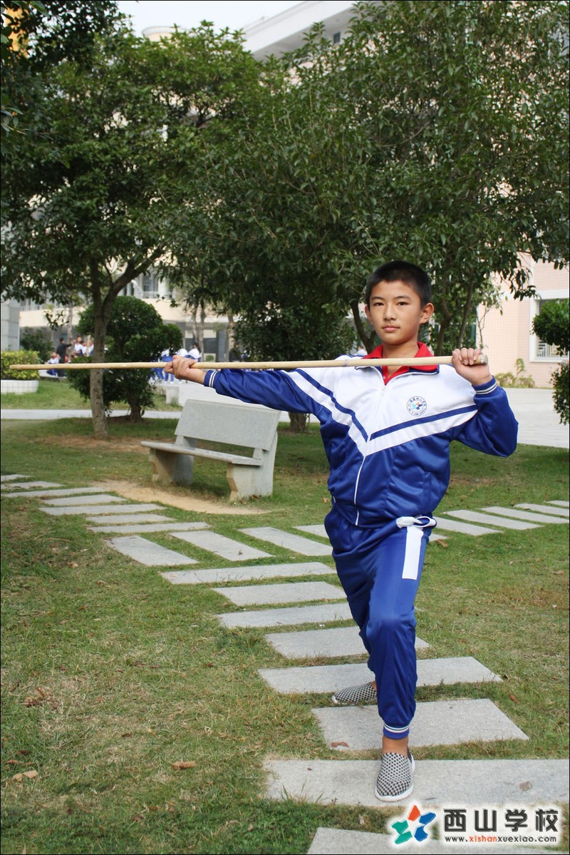福建西山学校2014年初中部初二(6)班曾煜挂历照