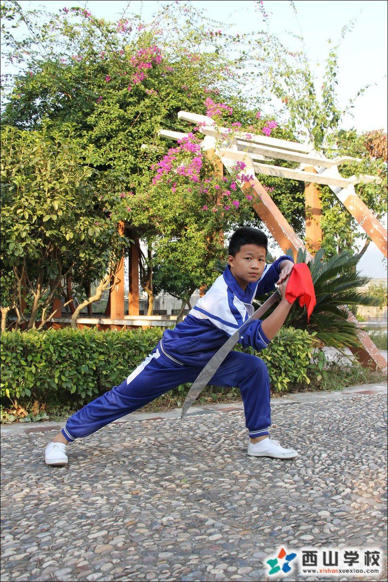 福建西山学校2014年初中部初二(12)班李鹏飞挂历照
