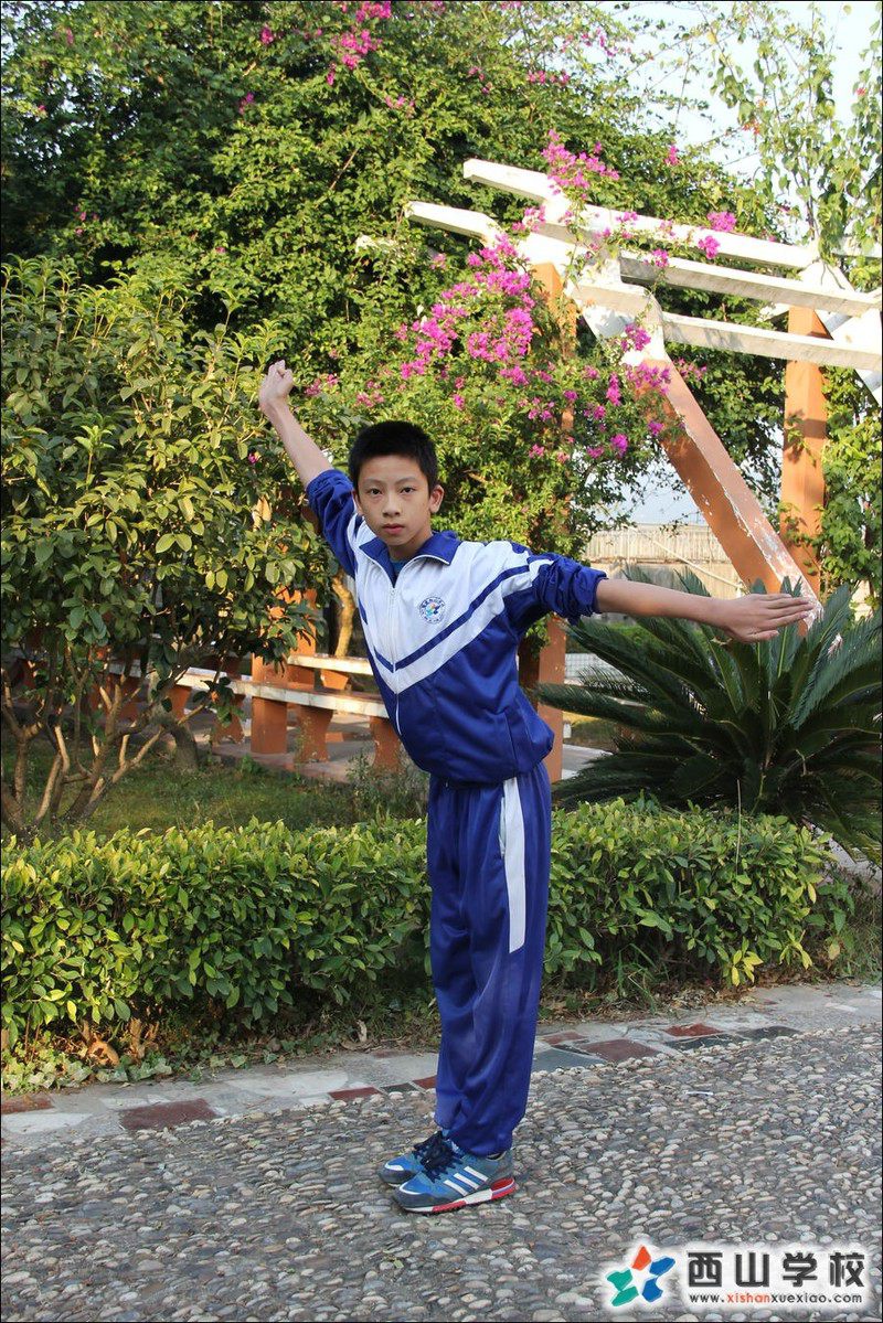 福建西山学校2014年初中部初二(12)班林志荣挂历照