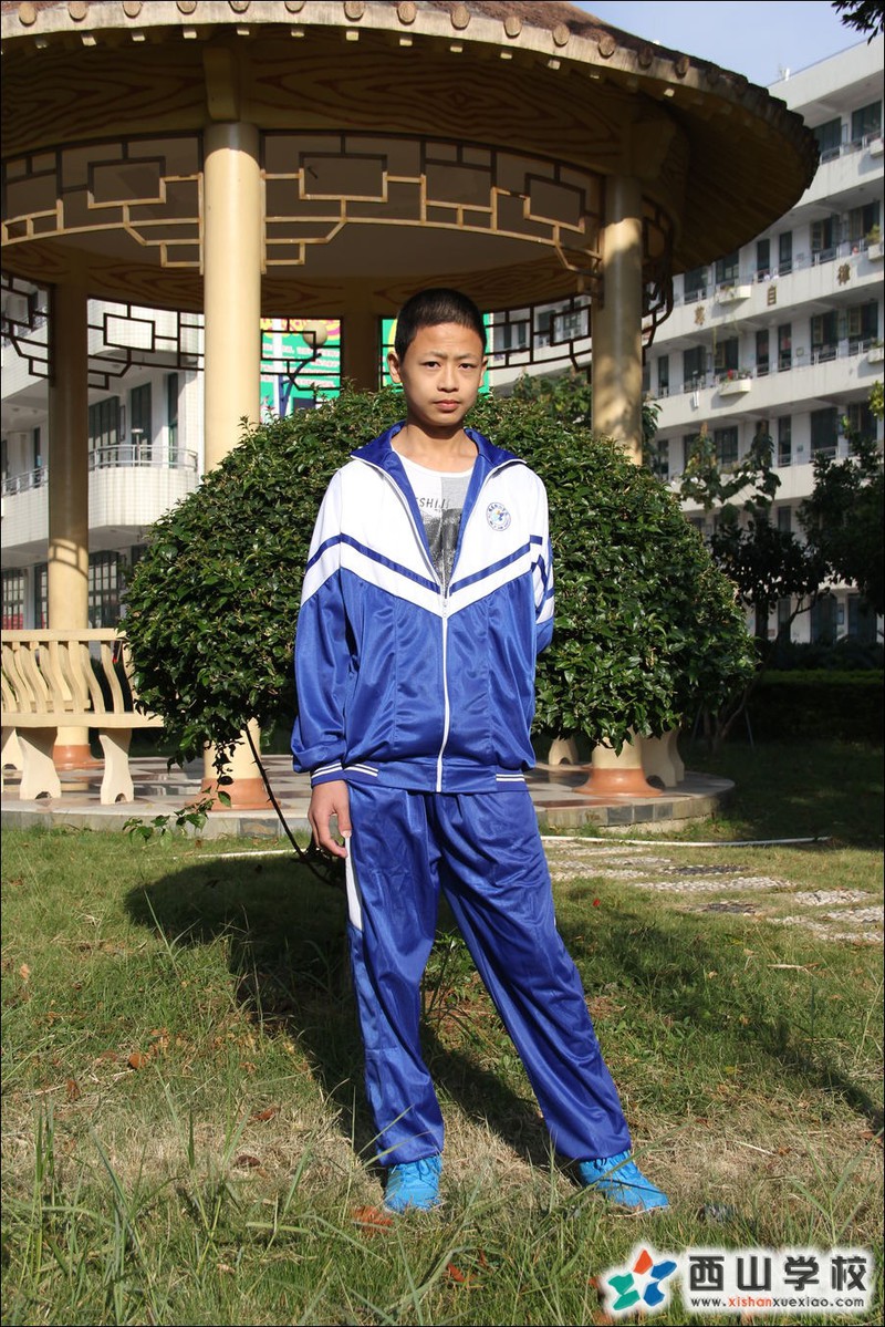 福建西山学校2014年初中部初三(1)班刘郎挂历照
